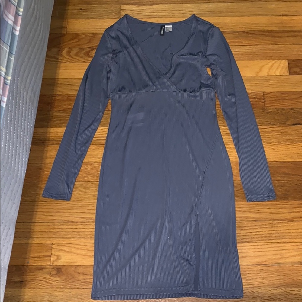 A long sleeve gray dress